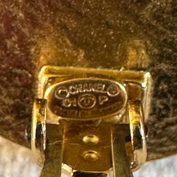 CHANEL Gold and Enamel Earrings w/ COA clip on, CHANEL Box, unbranded chain - Picture 5 of 13
